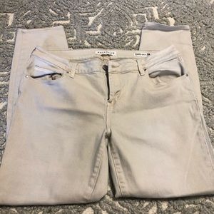 Bullhead ankle skinny khakis